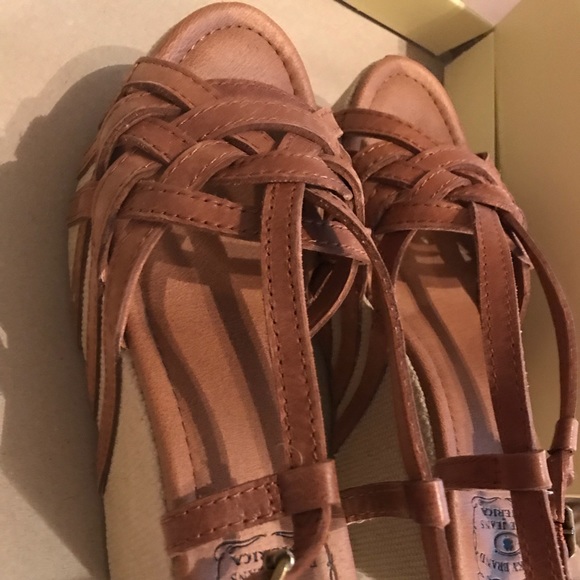 Lucky Brand Sandles - Picture 1 of 4